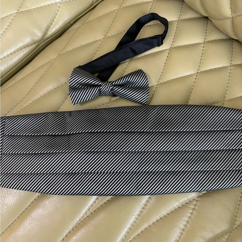 Black & Silver Men's Cummerbund & Bow Tie Set - used just once on a cruise. - Picture 2 of 6
